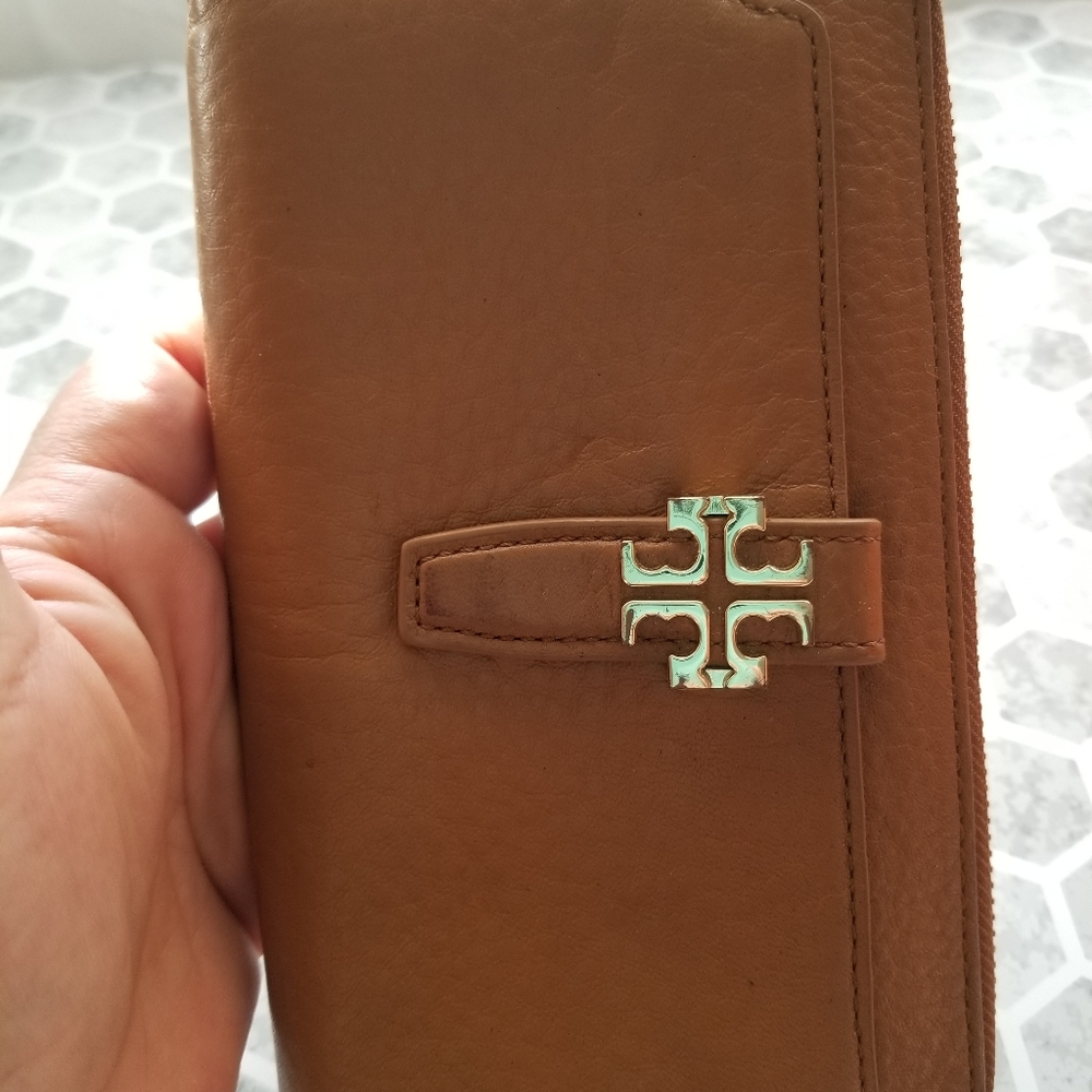 Tory Burch wallet